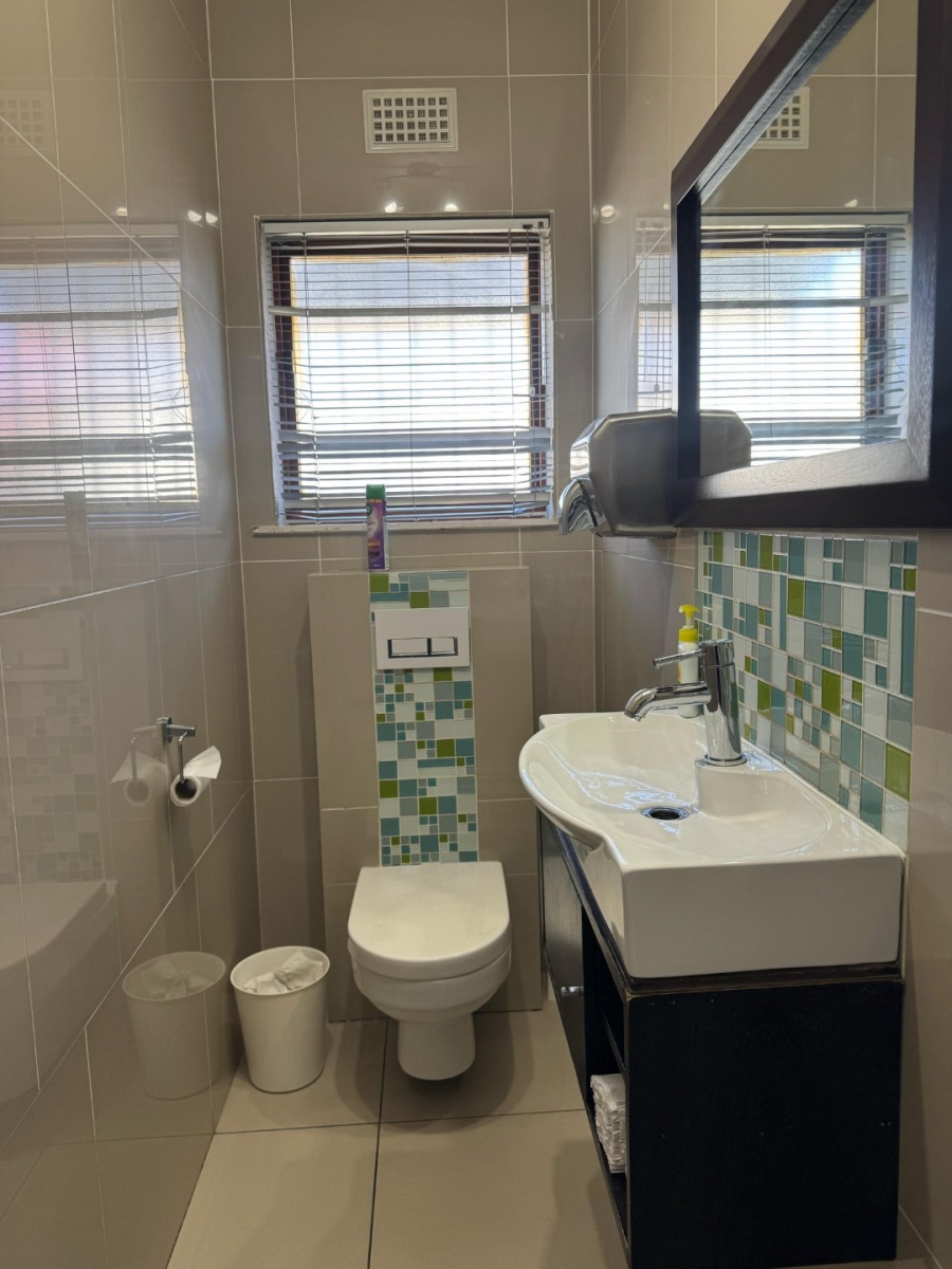  Bedroom Property for Sale in Hillcrest Heights Western Cape